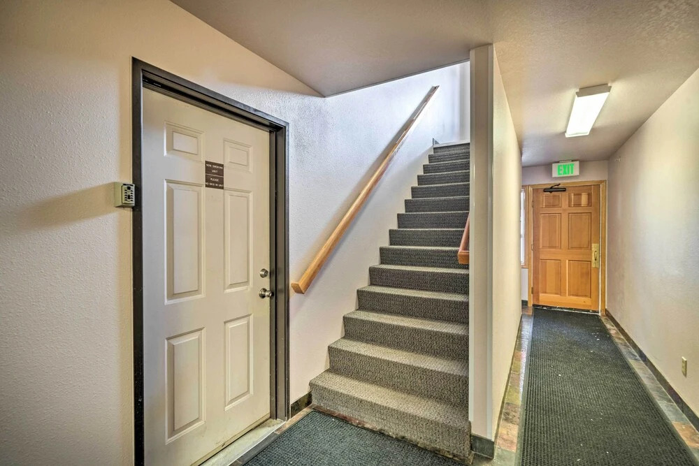 Charming Big Sky Ski Nook < 1 Mile to Ski Resort!