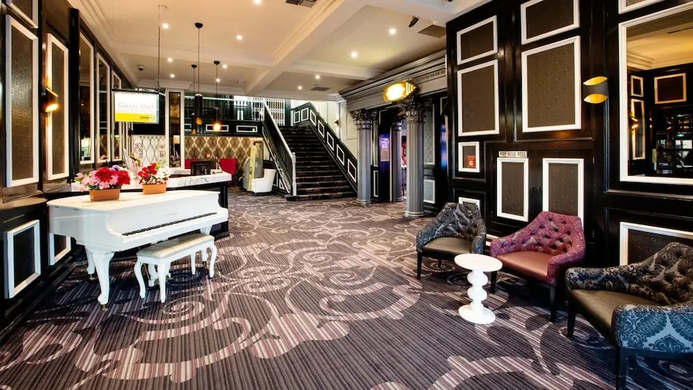 Skyways Hotel Airport West