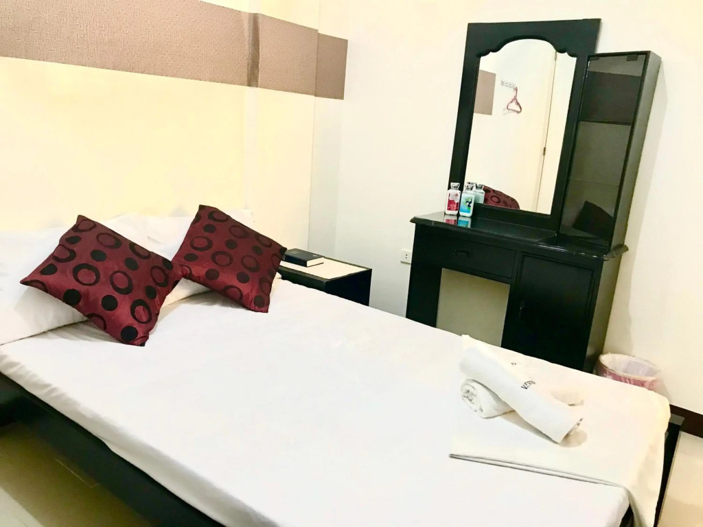 V.F. Riton Apartelle