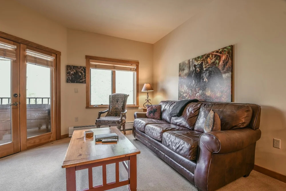 Arapahoe Lodge by Summit County Mountain Retreats