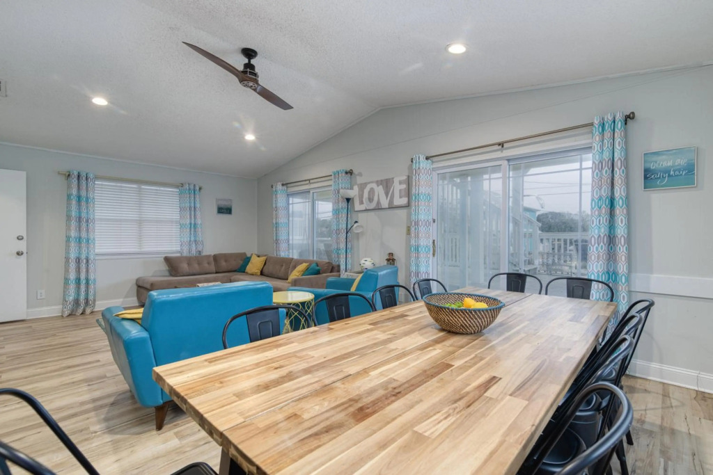 Zula Dreams Beach House, 1min Walk To The Beach, Sleeps 16, Private Heated Pool, Pets Welcome, Fenced Yard