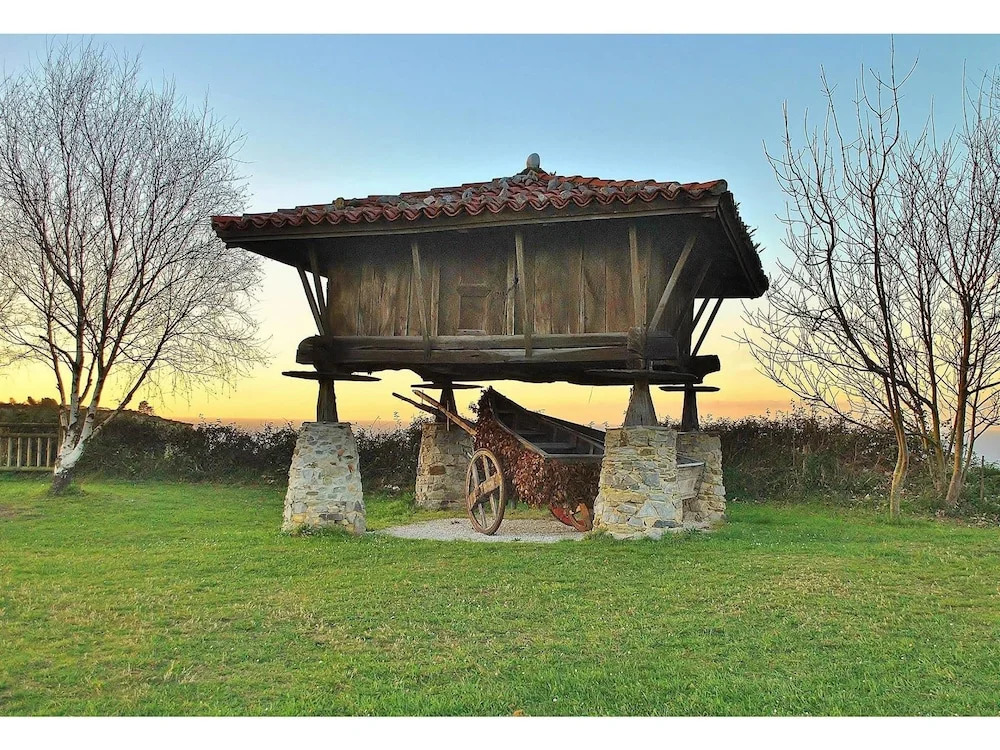 Appealing Holiday Home in Parres-asturias With Garden