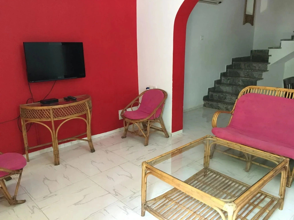 Oyo Stayout Villa Near Tito's Lane