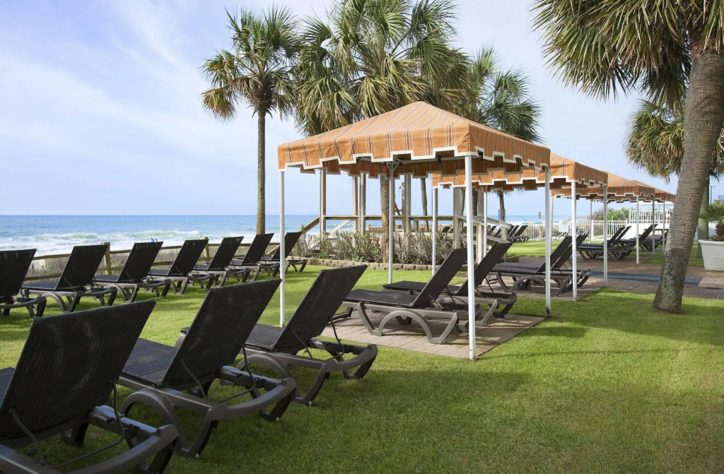 Breakers Oceanfront Boutique Resort on 27th