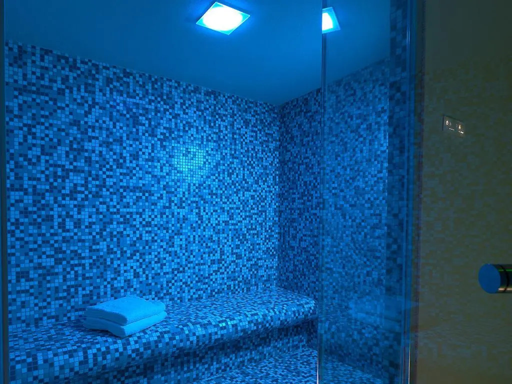 Hotel The Cube