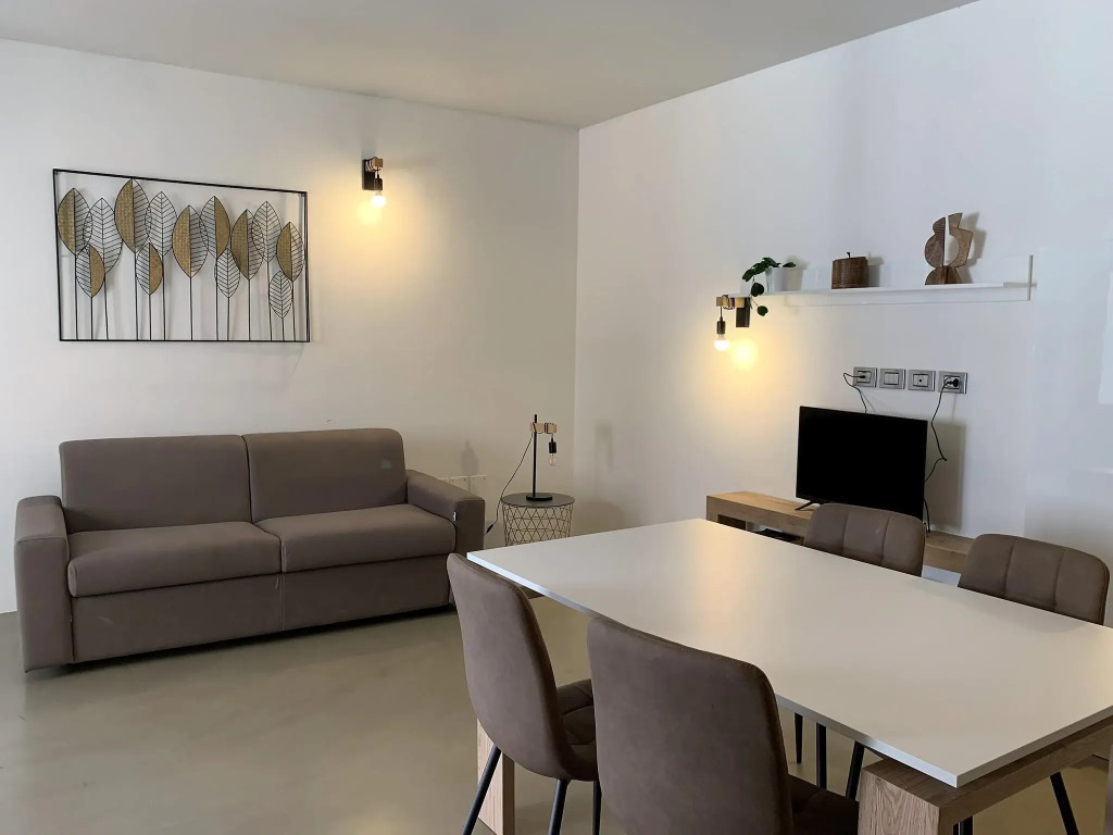 Apartment in the historic center 100 meters from the lake