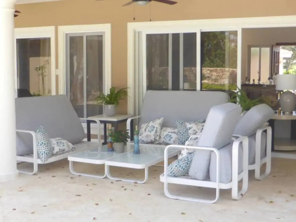 Private two Story Villa With Guest House