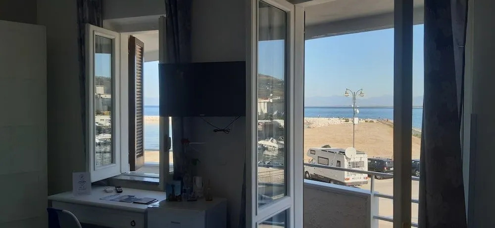 100 passi dal mare