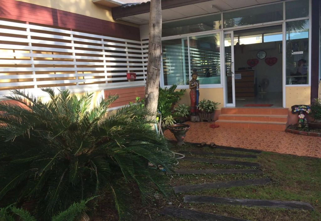Phrom Phring Place Service Apartment