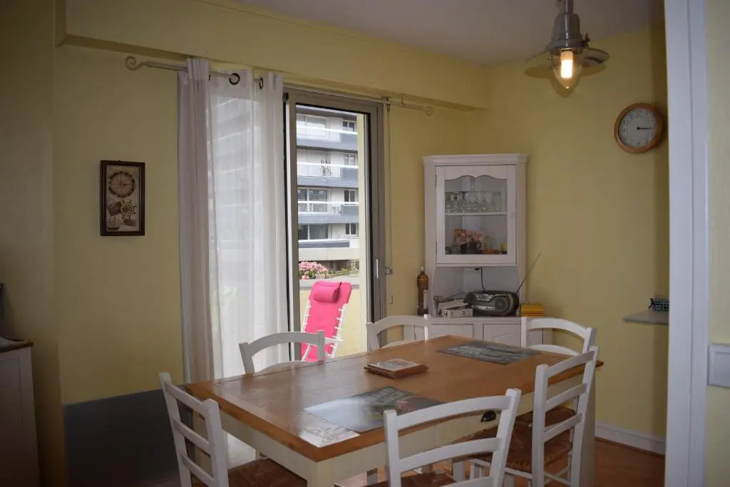 Appartement rénové situé plage de Trestraou à PERROS-GUIREC - Réf 857