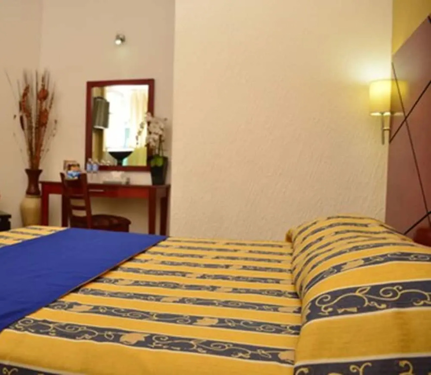 Hotel Paradise Inn