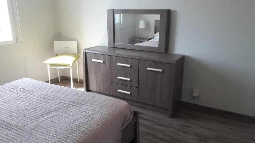 Modern and stylish 1 bedroom apartment in King's Palace