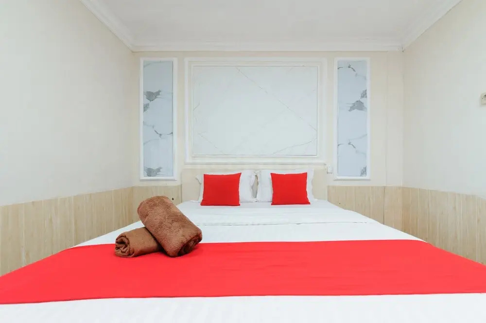 My home2 Mall Ciputra Cibubur Redpartner