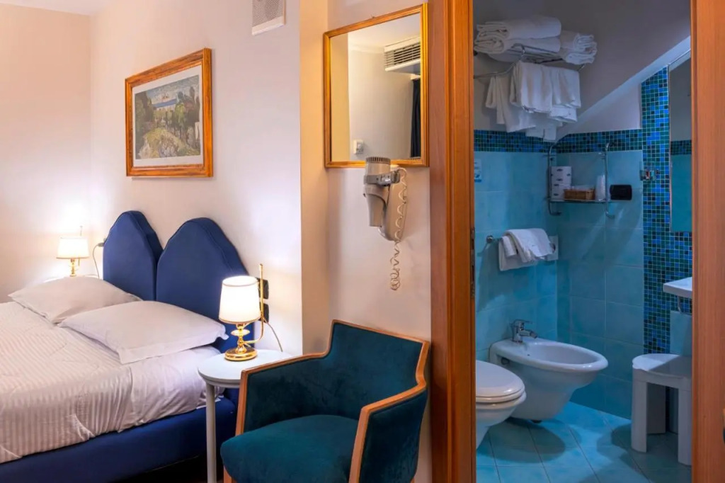 International Hotel & Suite