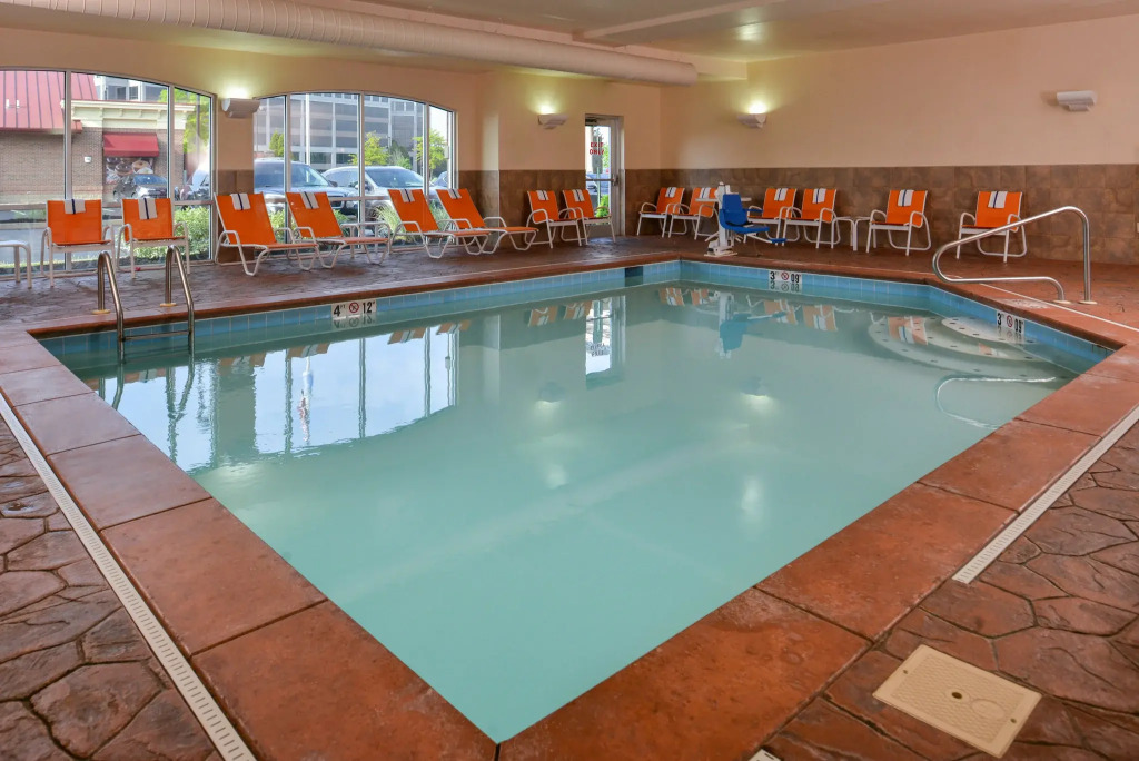 Holiday Inn Express Hotel & Suites Cincinnati - Mason by IHG