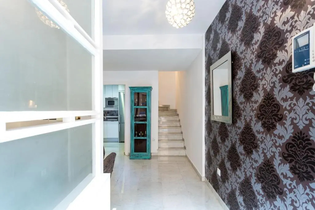 LR2 Private Terrace & Parking Right in the city Center