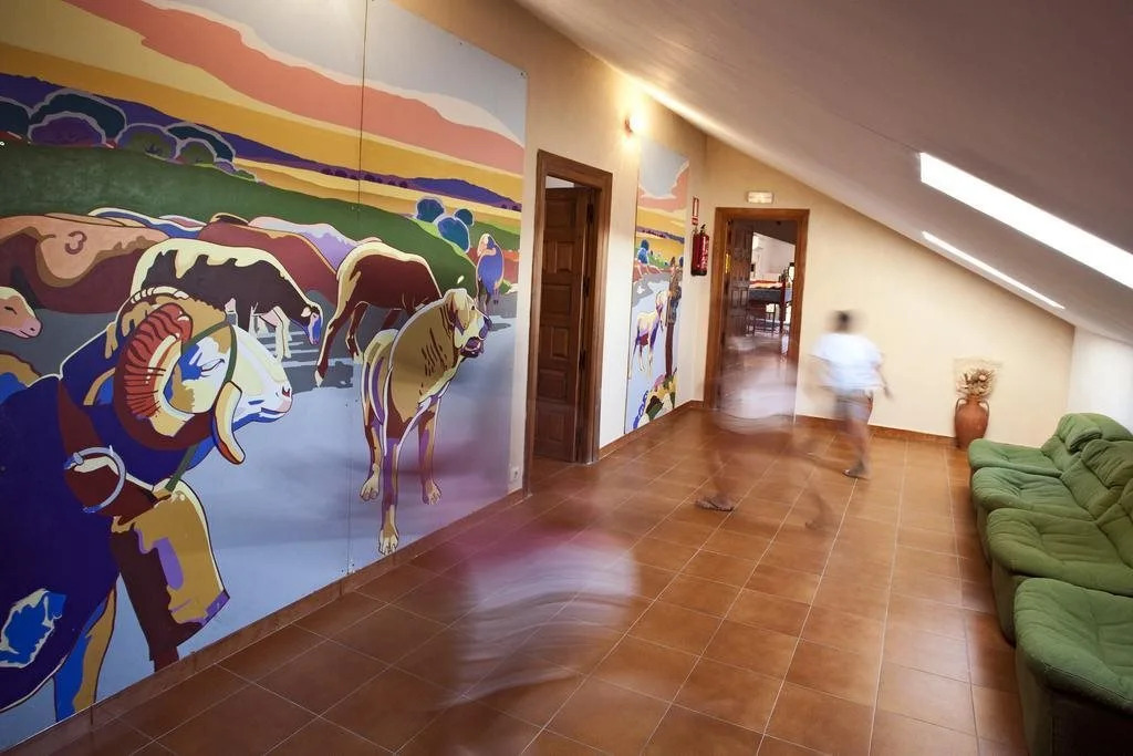 Albergue y Alojamiento en Monfragüe. Centro de Educación Ambiental La Dehesa