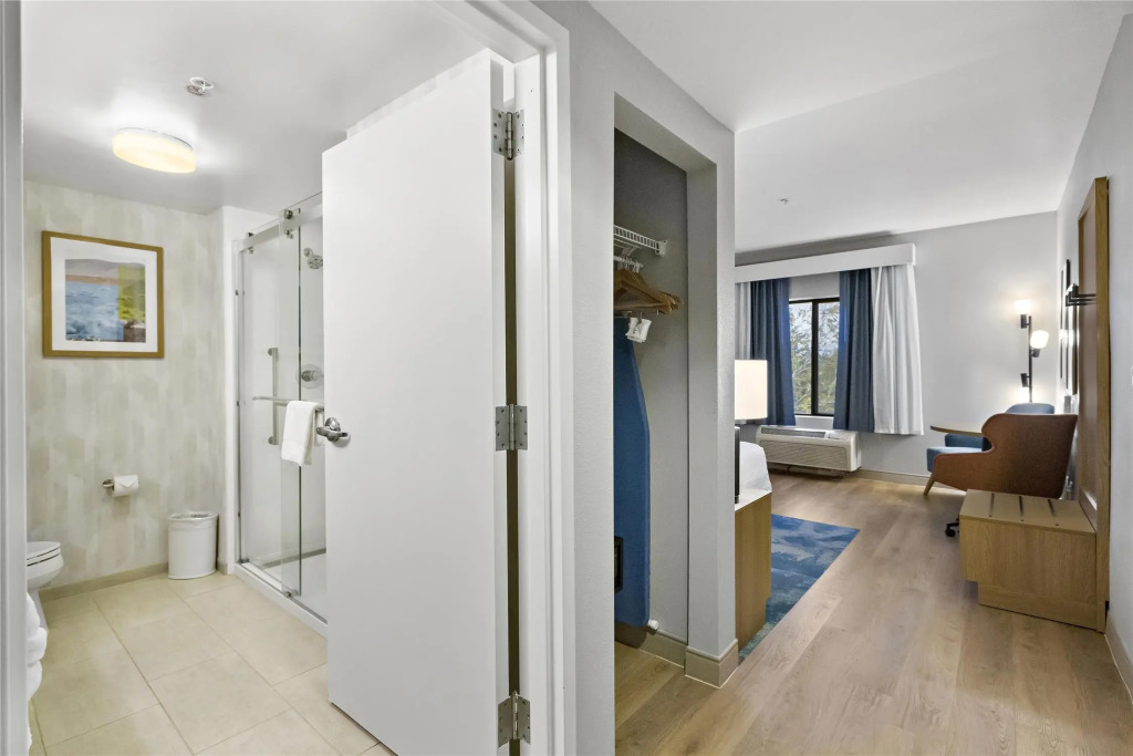 Hampton Inn & Suites Lancaster