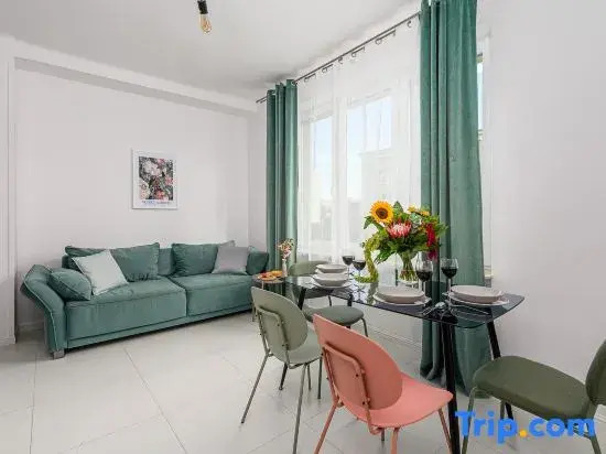Lumina Charming 3-room apartment in the center of Warsaw