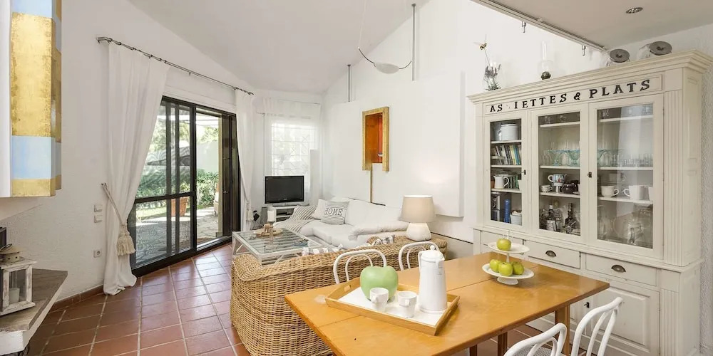 Coelo Shared Pool Villa, Sani