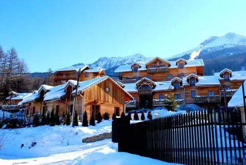 Carlyna Hotel