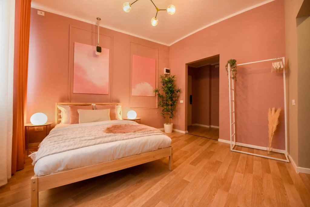 THE ALL-PINK APARTMENT - Wonderful Magheru Studio