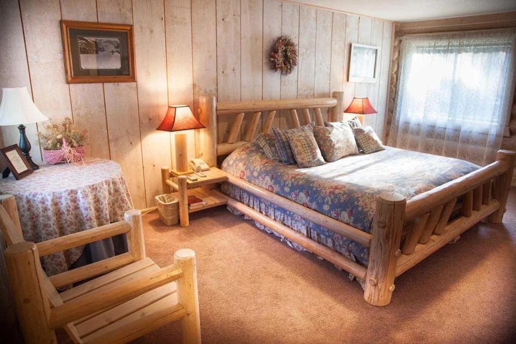 Log Inn Bonners Ferry