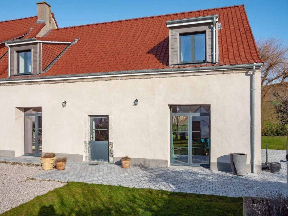 Vintage Holiday Home in Escalles with Garden