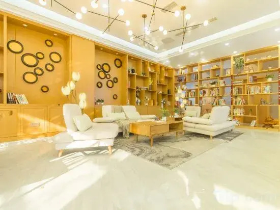 Infully Hotel (Chengdu Longquan Headquarters Economic Port Sichuan Normal University)