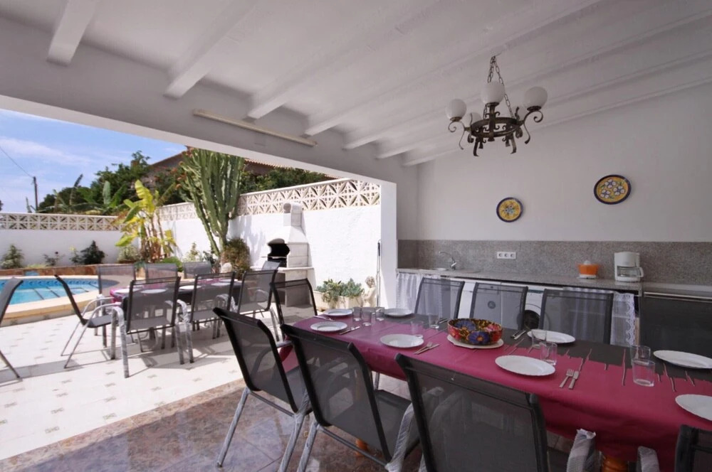 Villa - 9 Bedrooms with Pool and WiFi - 104985