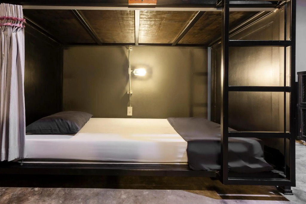 Box Hostel N Cafe