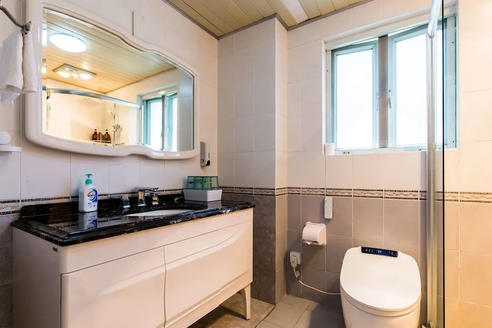 Cambridge Villa with 5 BRs