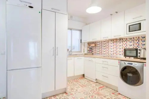 UrbanChicMalaga 3 Bedroom Spacious Quiet Historic Malaga Apt