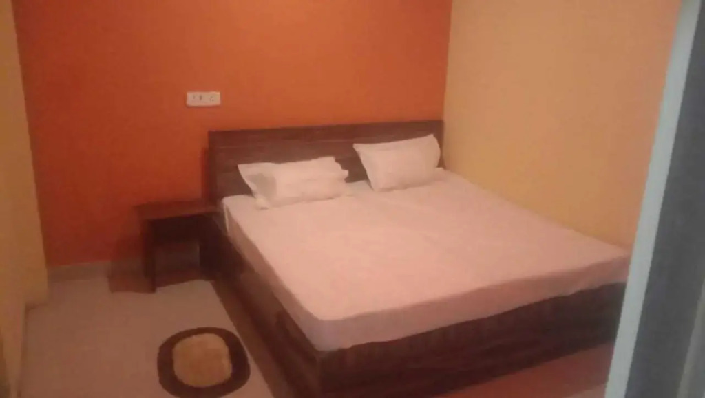 POP IAE488 Happy Hotel Taj Highway