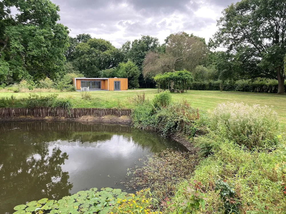 Countryside Annex- Sleeps 2, Free Parking & Garden