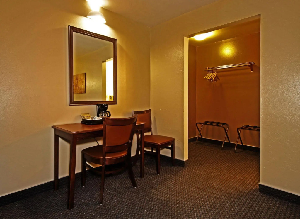 Bowen Motel