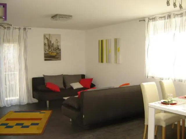 Murthum Apartments