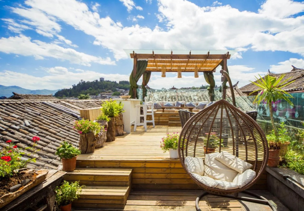 Lijiang Nobles Living Castle Hotel