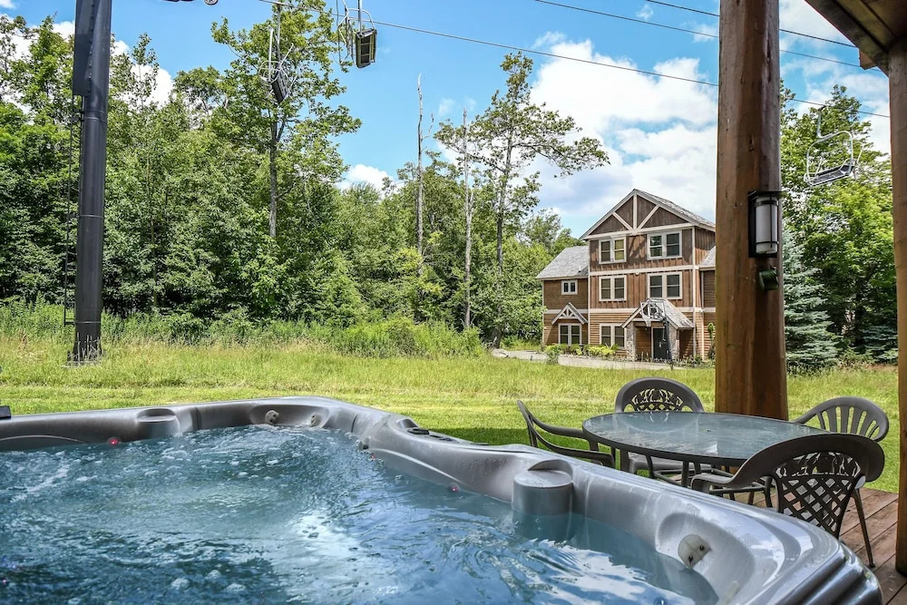 Touch the Sky 4 Bedroom Townhome