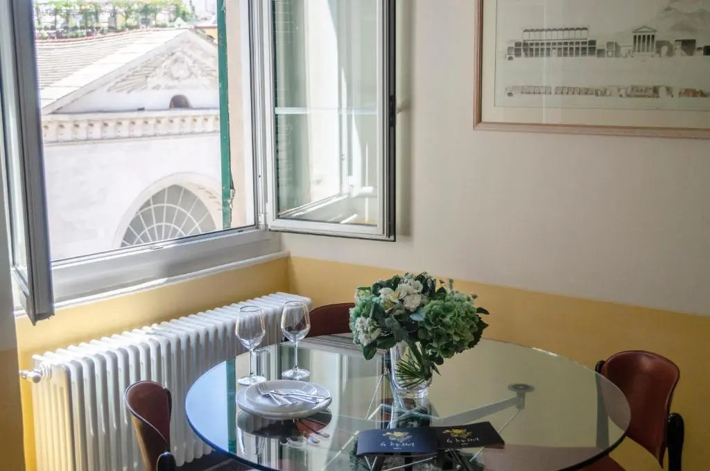 ALTIDO Spacious Flat for 6, close to Via Garibaldi