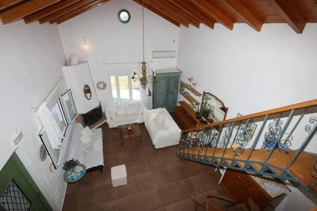 Kalamakia House-stylish cottage near Petani beach
