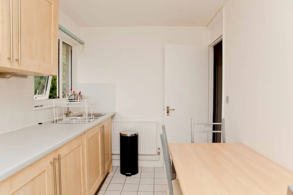Warm East London Apartment - Sleeps 4