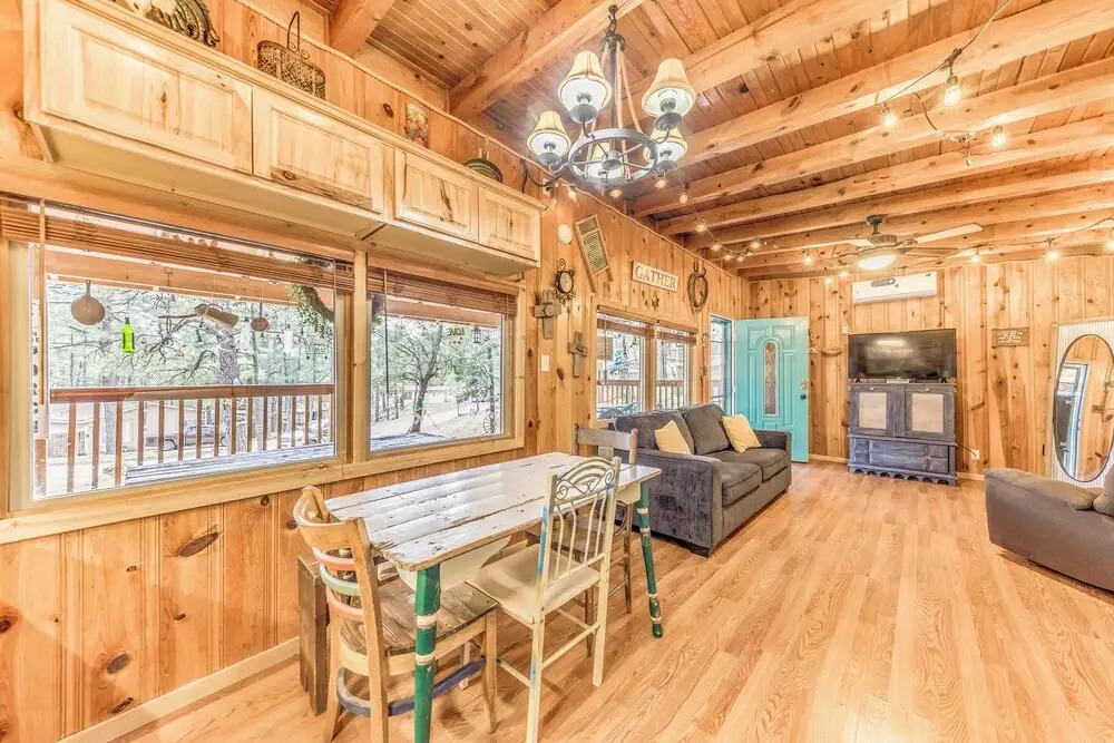 Ruidoso Cabin w/ Hot Tub - 2 Mi to Grindstone Lake