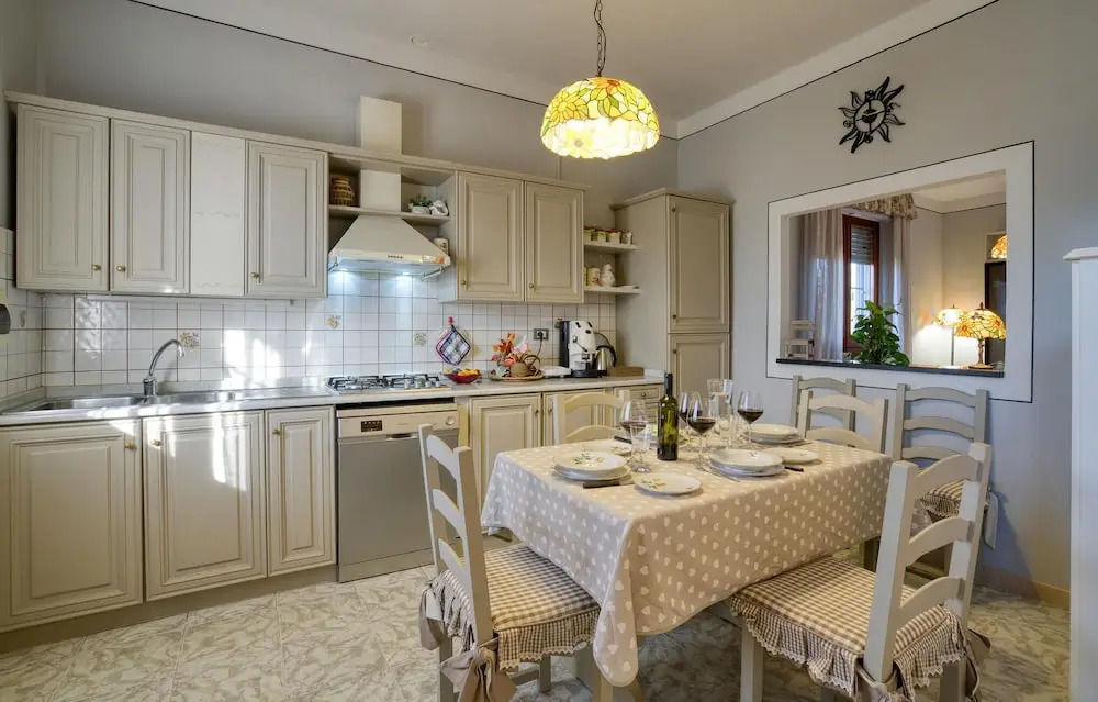 Beautiful Home in Altopascio With 2 Bedrooms and Wifi