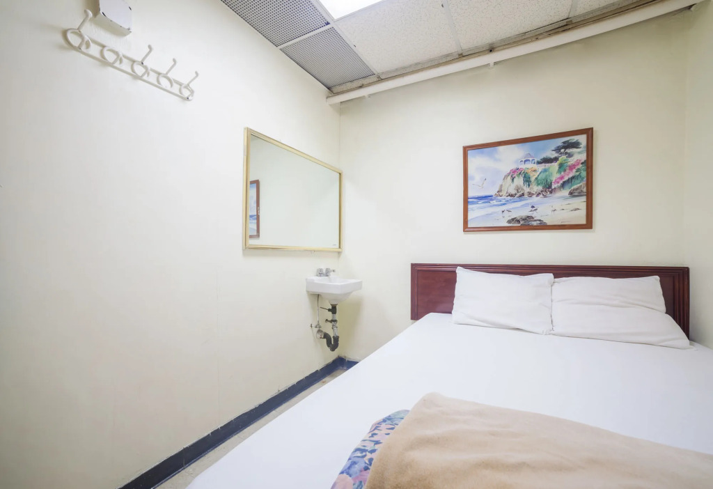 World Hotel