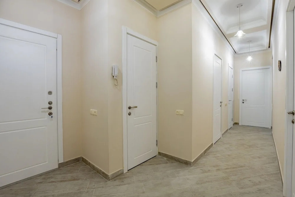 Stay in on Mashtots 16a-5