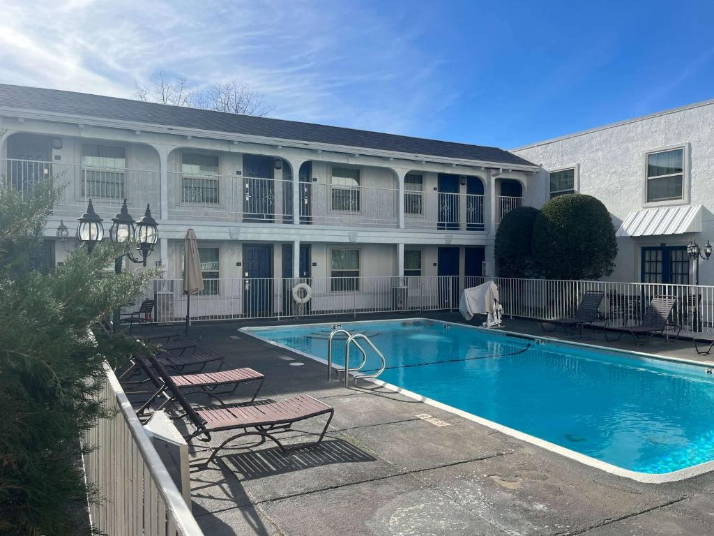 Studio 6 Suites - Dallas, TX - Downtown