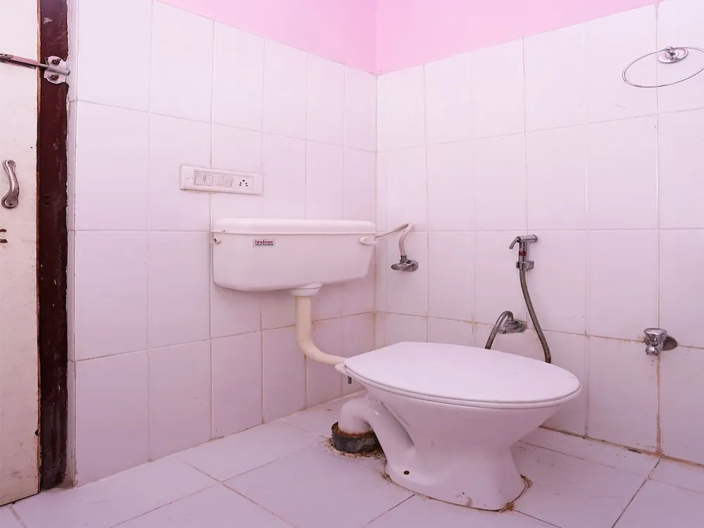 OYO 9558 Hotel Chhavi Holidays