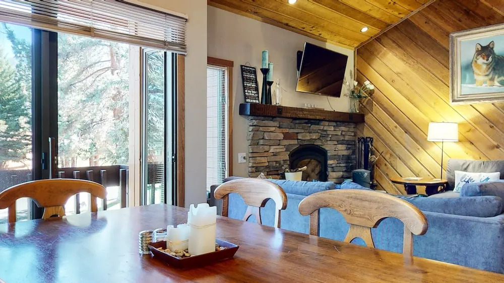 Snowcreek I 28, Light and Bright Corner Condo with Mountain Views and Fireplace by RedAwning