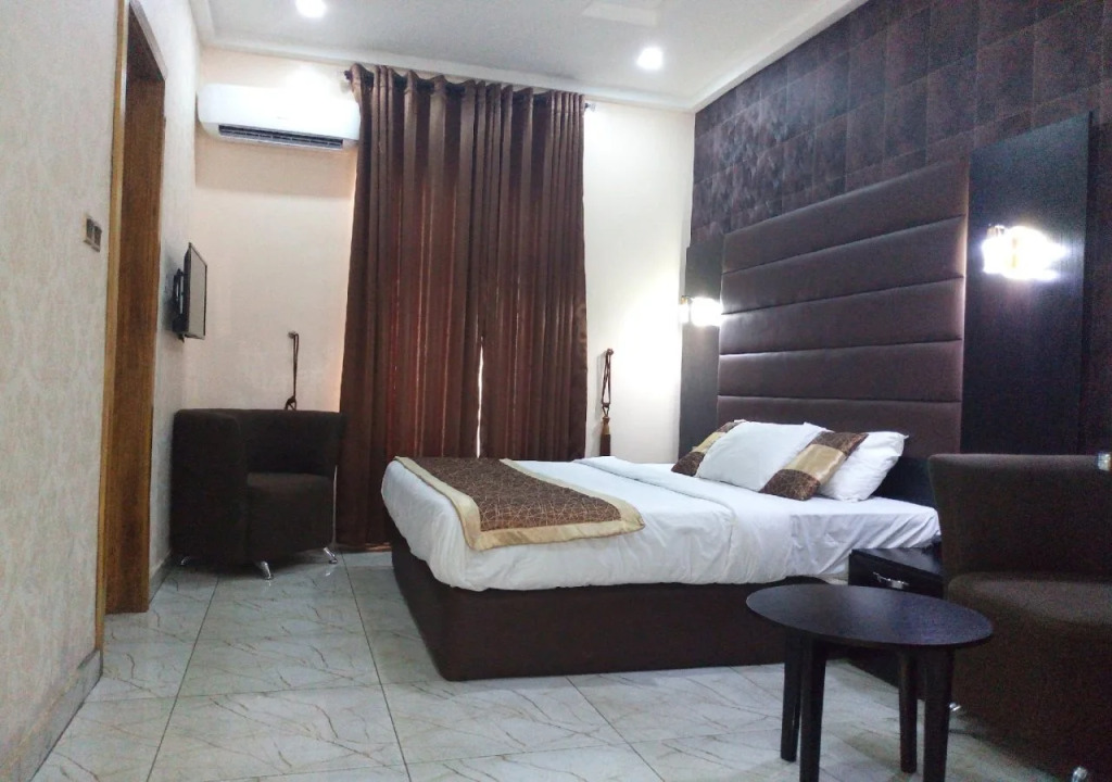 Bana Hotel & Suites